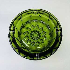 Emerald Vintage Heavy Green Pressed  Round Ashtray Starburst flower Design 6"